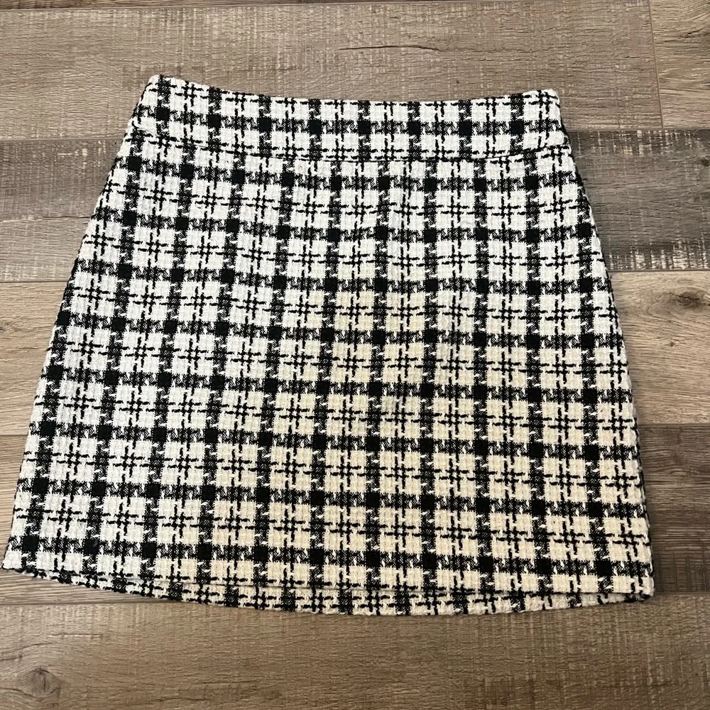 VILA Black and White Checkered Mini Skirt Sz 36 EUC